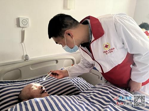 万载县人民医院开展&ldquo;学习雷锋精神 践行志愿服务&rdquo;义诊活动（图）