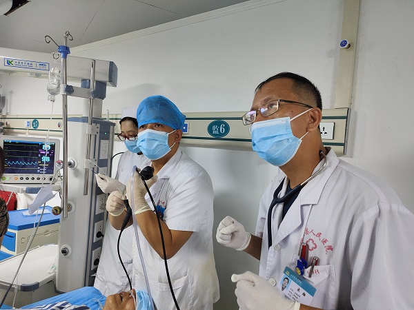 &ldquo;三比三争&rdquo;践行动|我院呼吸内科独立完成万载首例经支气管针吸活检术（TBNA）