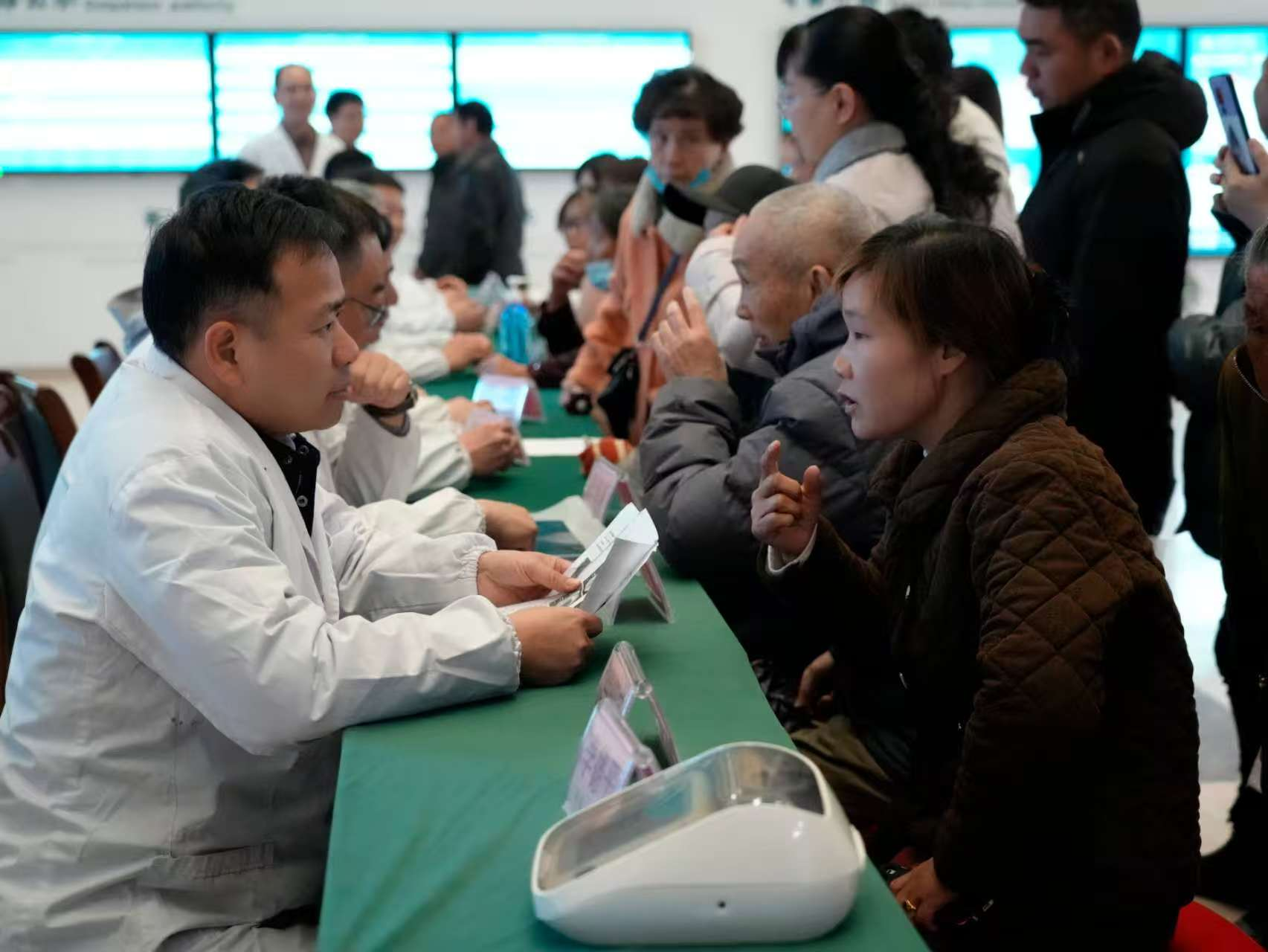 【主题党日+】党建引领践初心 红色赋能护健康