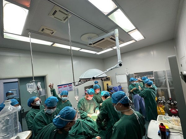 生死竞速&mdash;&mdash;我院成功抢救一名羊水栓塞 产妇，母婴平安！